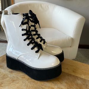 90’s retro boots